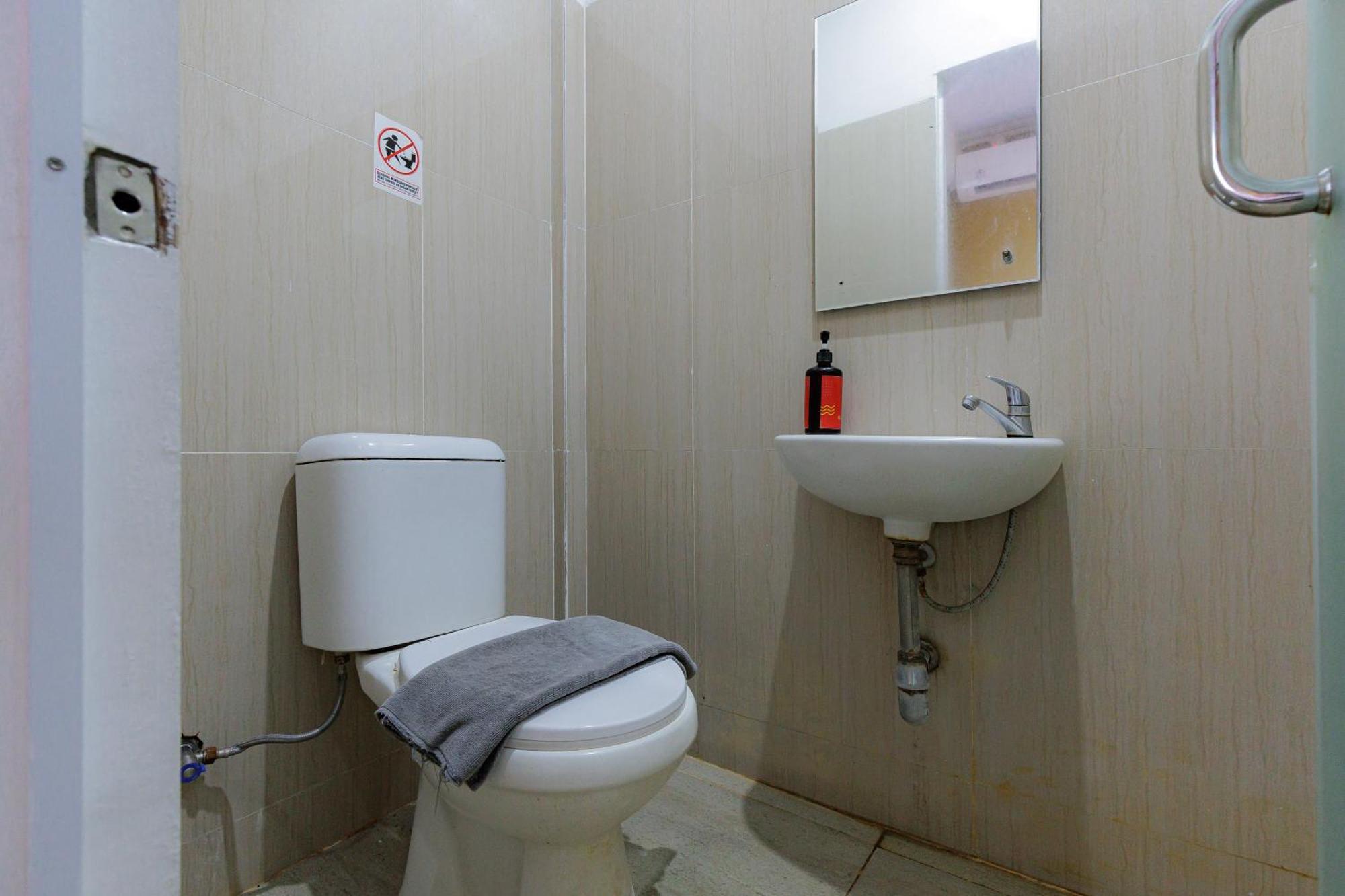Reddoorz Plus Syariah Near Museum Lampung Bandar Lampung Exterior foto